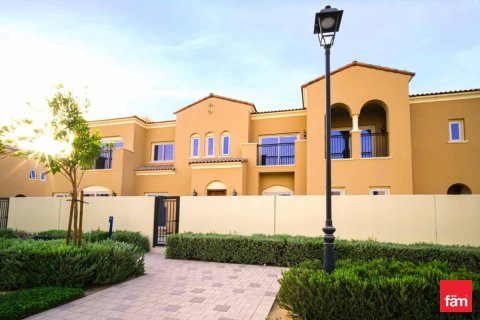 Снять в аренду виллу в Дубае: 4 спальни, 191.9м², № 77690 - фото 14