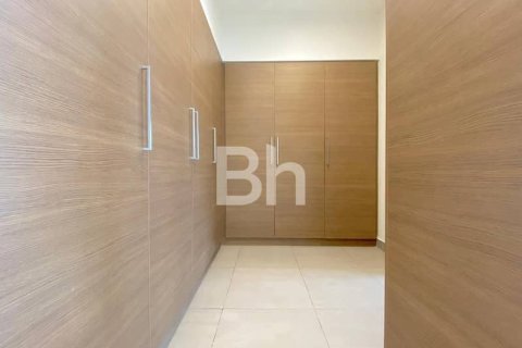 Снять в аренду виллу в Дубай Хилс Эстейт, Дубай: 3 спальни, 412м², № 24252 - фото 2