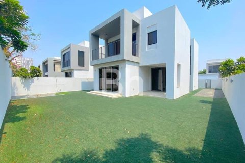 Снять в аренду виллу в Дубай Хилс Эстейт, Дубай: 3 спальни, 412м², № 24252 - фото 1