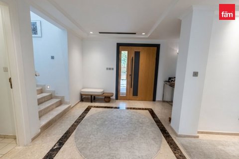 Villa in Jumeirah Park, Dubai 3 bedrooms, 503.7 sq.m. № 123105 - photo 22
