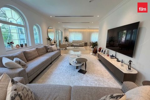 Villa in Jumeirah Park, Dubai 3 bedrooms, 503.7 sq.m. № 123105