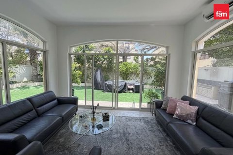 Villa in Jumeirah Park, Dubai 3 bedrooms, 503.7 sq.m. № 123105 - photo 3