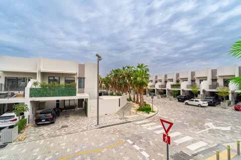 فيلا في دبي 4 غرف نوم, 334 م² رقم 120308 - صورة 14