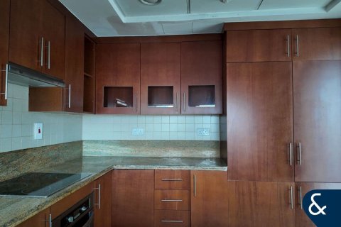 Apartment in The Views, Dubai 2 bedrooms, 128 sq.m. № 99178 - photo 6