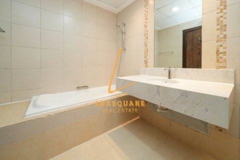 Apartamento en Executive Towers, Business Bay, Dubai, 3 dormitorios, 172 m², № 98022 - foto 14