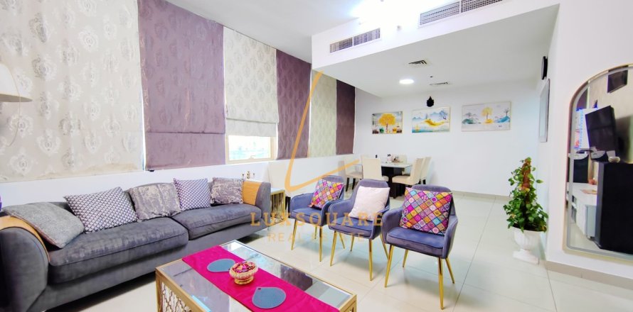 Квартира в Джумейра Вилладж Серкл, Дубай, 2 спальни, 168м², № 98031