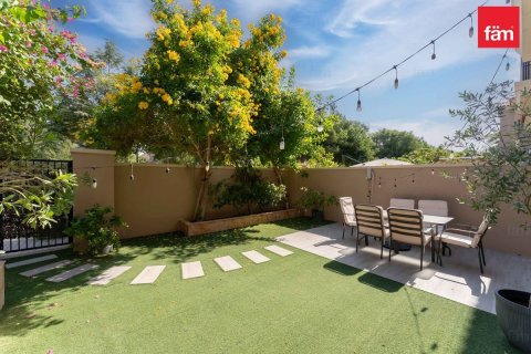 Купить виллу в Дубае: 3 спальни, 186.3м², № 71590 - фото 10