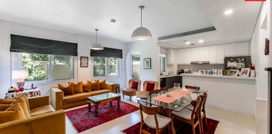 Вилла в Дубае, 3 спальни, 186.3м², № 71590