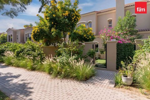 Купить виллу в Дубае: 3 спальни, 186.3м², № 71590 - фото 4