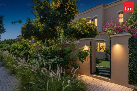 Купить виллу в Дубае: 3 спальни, 186.3м², № 71590 - фото 3