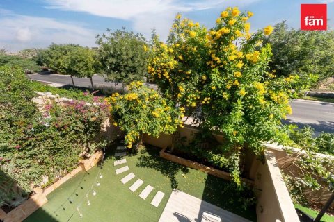 Купить виллу в Дубае: 3 спальни, 186.3м², № 71590 - фото 6