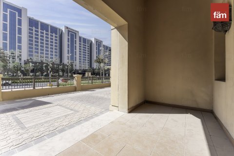 Снять в аренду таунхаус в Пальме Джумейре, Дубай: 3 спальни, 347.9м², № 71581 - фото 2