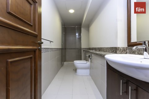 Снять в аренду таунхаус в Пальме Джумейре, Дубай: 3 спальни, 347.9м², № 71581 - фото 3