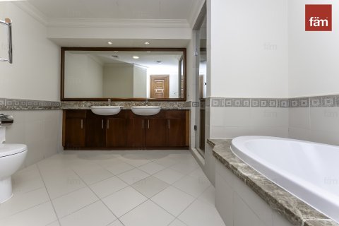 Снять в аренду таунхаус в Пальме Джумейре, Дубай: 3 спальни, 347.9м², № 71581 - фото 14