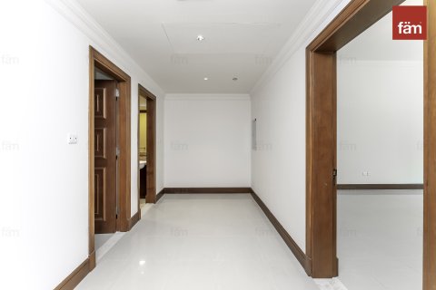 Снять в аренду таунхаус в Пальме Джумейре, Дубай: 3 спальни, 347.9м², № 71581 - фото 12