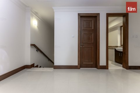 Снять в аренду таунхаус в Пальме Джумейре, Дубай: 3 спальни, 347.9м², № 71581 - фото 5