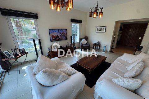 Villa in Jumeirah Village Triangle, Dubai 2 bedrooms, 250 sq.m. № 124436 - photo 6