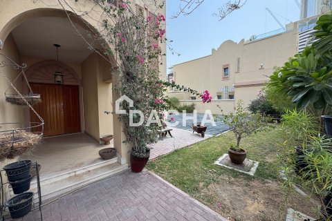 Villa in Jumeirah Village Triangle, Dubai 2 bedrooms, 250 sq.m. № 124436 - photo 21