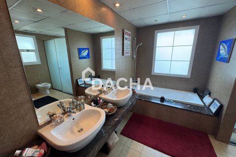 Villa in Jumeirah Village Triangle, Dubai 2 bedrooms, 250 sq.m. № 124436 - photo 18