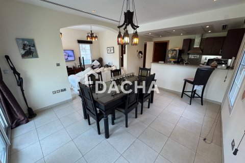 Villa in Jumeirah Village Triangle, Dubai 2 bedrooms, 250 sq.m. № 124436 - photo 8