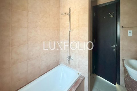 Adosado en Jumeirah Village Circle, Dubai, 1 dormitorio, 180 m², № 46286 - foto 16