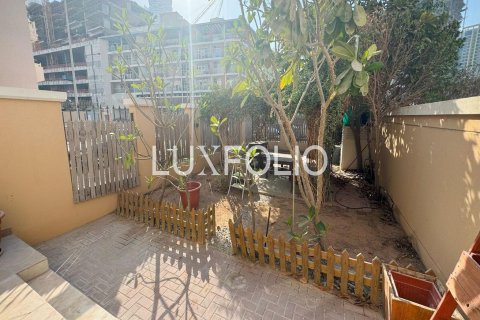 Adosado en Jumeirah Village Circle, Dubai, 1 dormitorio, 180 m², № 46286 - foto 10