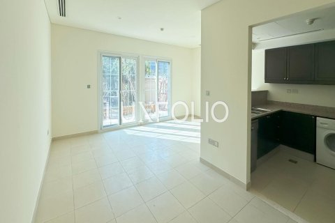 Adosado en Jumeirah Village Circle, Dubai, 1 dormitorio, 180 m², № 46286 - foto 1