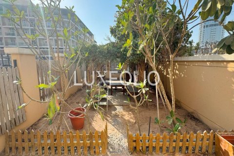 Adosado en Jumeirah Village Circle, Dubai, 1 dormitorio, 180 m², № 46286 - foto 4