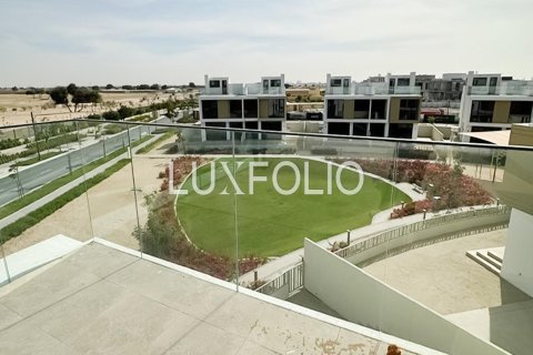 Villa in Dubai Hills Estate, Dubai 3 bedrooms, 296 sq.m. № 46281 - photo 1