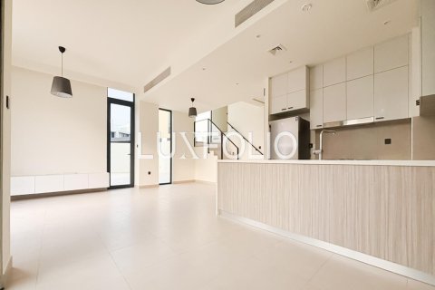 Villa in Dubai Hills Estate, Dubai 3 bedrooms, 296 sq.m. № 46281 - photo 2