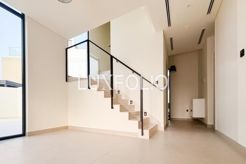 Villa in Dubai Hills Estate, Dubai 3 bedrooms, 296 sq.m. № 46281 - photo 6