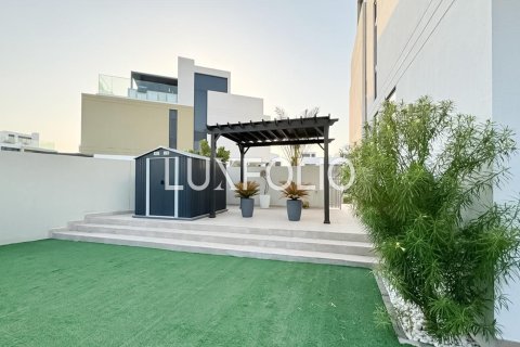 Villa in Dubai Hills Estate, Dubai 3 bedrooms, 296 sq.m. № 46281 - photo 19