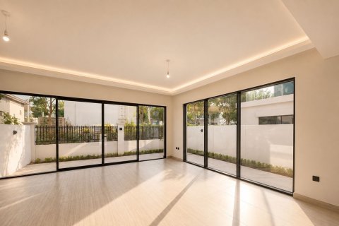 Villa in Damac Lagoons, Dubai 5 bedrooms, 306.58 sq.m. № 142219 - photo 3