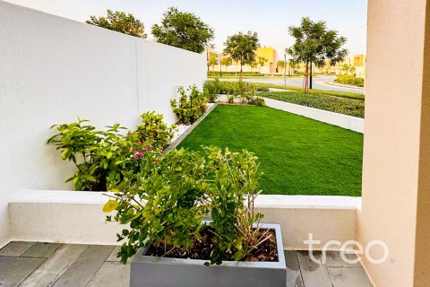 Вилла в Dubai South (Dubai World Central), Дубай, 4 спальни, 225.94м², № 120178