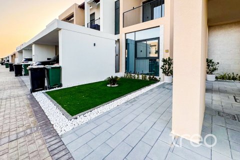 Купить виллу в Dubai South (Dubai World Central), Дубай: 4 спальни, 225.94м², № 120178 - фото 4