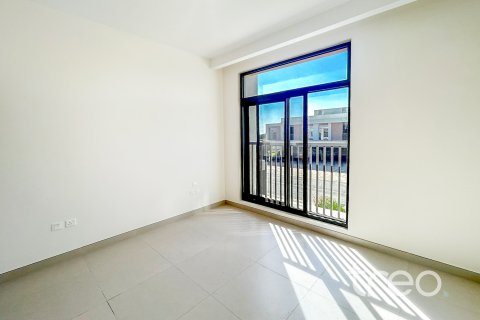 Villa in Dubai South (Dubai World Central), Dubai 4 bedrooms, 307.14 sq.m. № 120174 - photo 6