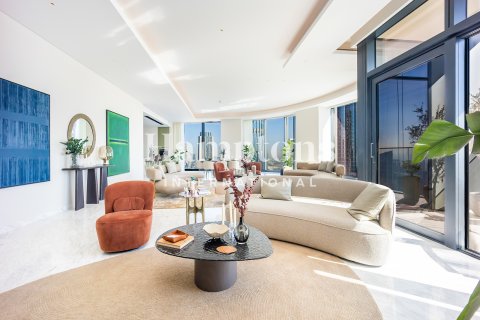 Apartment in Downtown Dubai (Downtown Burj Dubai), Dubai 4 bedrooms, 492.39983545 sq.m. № 72418 - photo 5