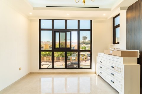 Villa en Jumeirah Village Triangle, Dubai, 4 dormitorios, 329 m², № 123816 - foto 12