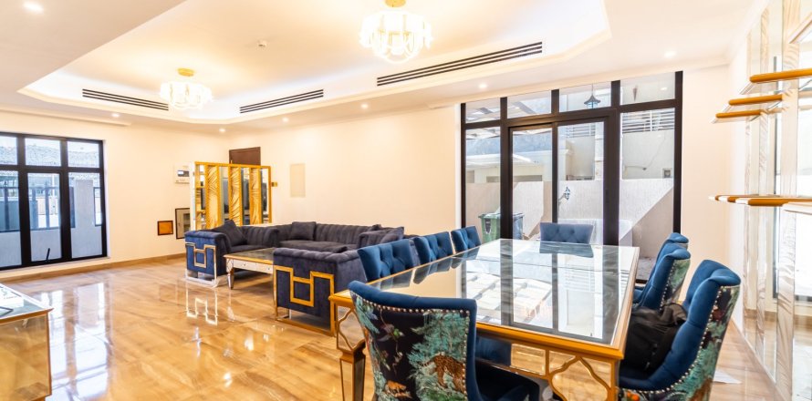 Villa en Jumeirah Village Triangle, Dubai, 4 dormitorios, 329 m², № 123816
