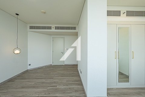 Купить коммерческую недвижимость в Дубае: 1325.1м², № 10912 - фото 16