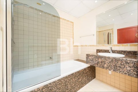 Apartment in Jumeirah Beach Residence, Dubai 3 bedrooms, 175 sq.m. № 56704 - photo 7