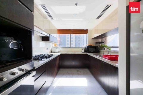 Купить квартиру в Дубае: 3 спальни, 214.5м², № 60510 - фото 7