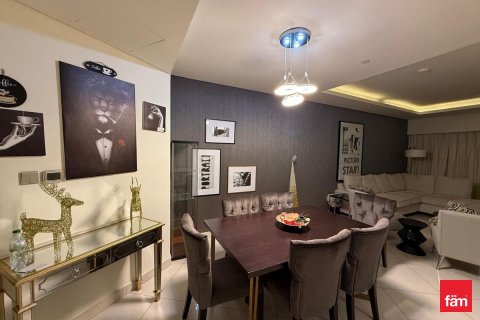 Apartment in Business Bay, Dubai 3 bedrooms, 161.9 sq.m. № 60508 - photo 15