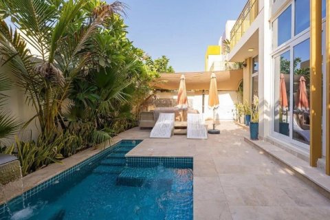Villa en Dubai, 6 dormitorios, 354.66 m², № 118970 - foto 12