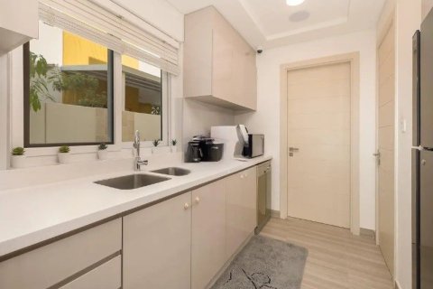 Villa en Dubai, 6 dormitorios, 354.66 m², № 118970 - foto 15