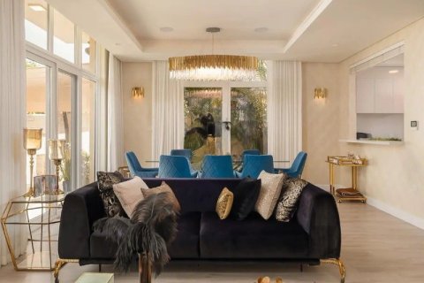 Villa en Dubai, 6 dormitorios, 354.66 m², № 118970 - foto 4