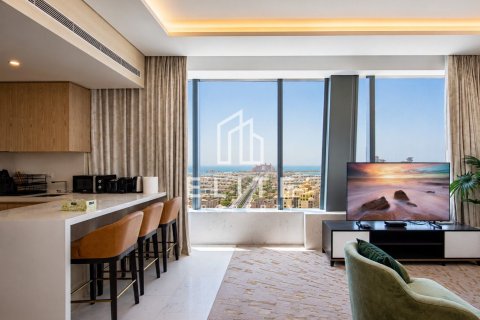 Apartamento en The Palm Tower, Palm Jumeirah, Dubai, 1 dormitorio, 103 m², № 124845 - foto 4