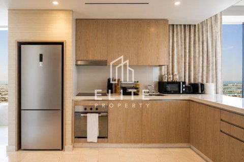 Apartamento en The Palm Tower, Palm Jumeirah, Dubai, 1 dormitorio, 103 m², № 124845 - foto 9