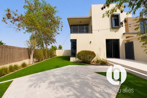 Villa à Dubai Hills Estate, Dubai, 4 chambres, 229 m², № 125072 - photo 2