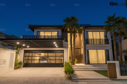Villa in Palm Jumeirah, Dubai 4 bedrooms, 683.7 sq.m. № 83555